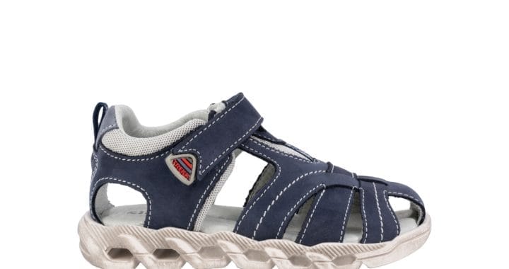 352570-trekk-navy-720x380
